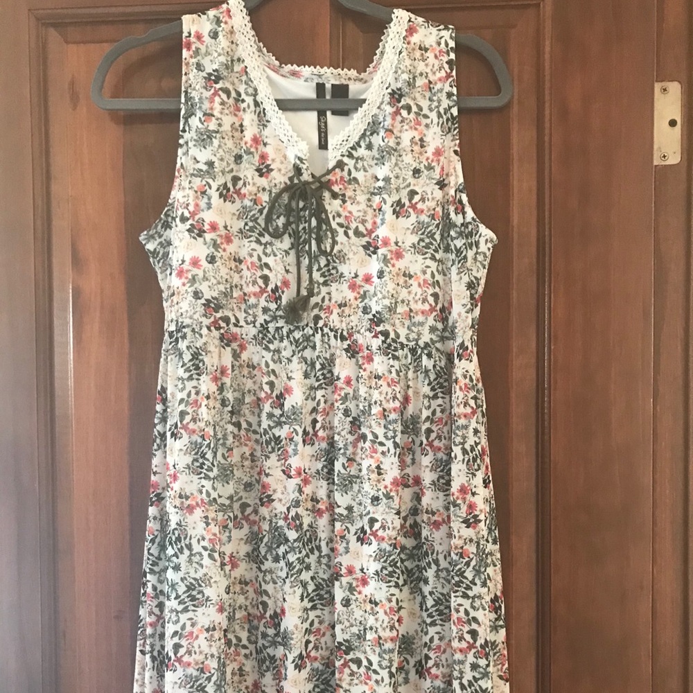 Spring 🌈☀️🐣 Short Floral Dress